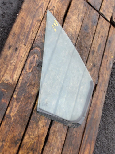 Driver 4 door glass - 1/4,