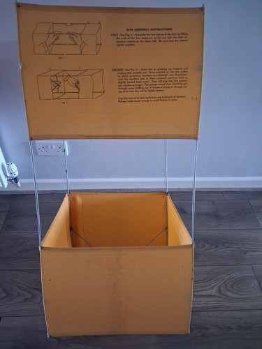 Ww2 gibson girl yellow box - ww2, girl'