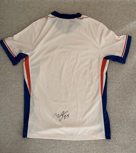 Moisés caicedo signed - caicedo, chelsea