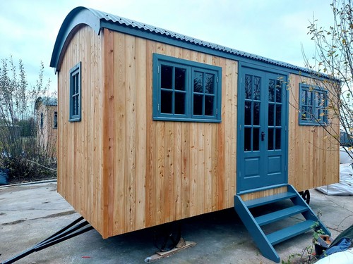 Shepherds hut 18ft x - -, 8ft