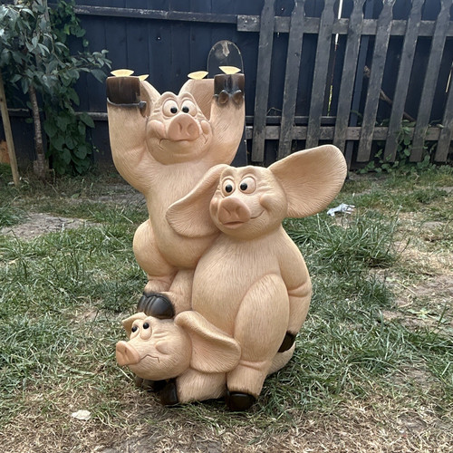 World wood piggin wait - world,