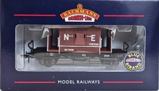 Bachmann 37-529 LNER 20 Ton Fitted Brake Van 178705 in NE 0xide Livery