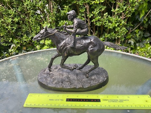 Bronze metal sculpture - sculpture, a