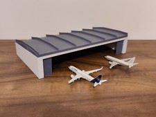 White LARGE AIRCRAFT HANGAR MAINTENANCE BUILDING Airport Model 1:400 Scale