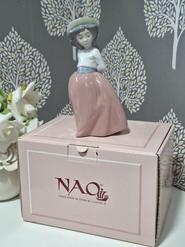 Nao lladro little girl - nao,