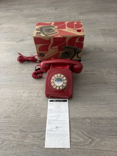 Wild and wolf 746 - wolf, phone