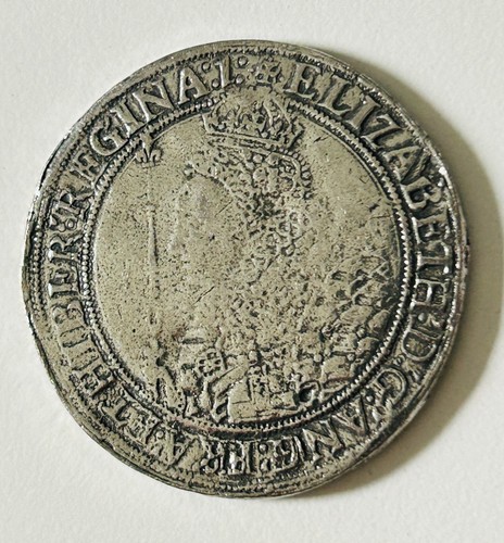 Elizabeth crown hammered - i,