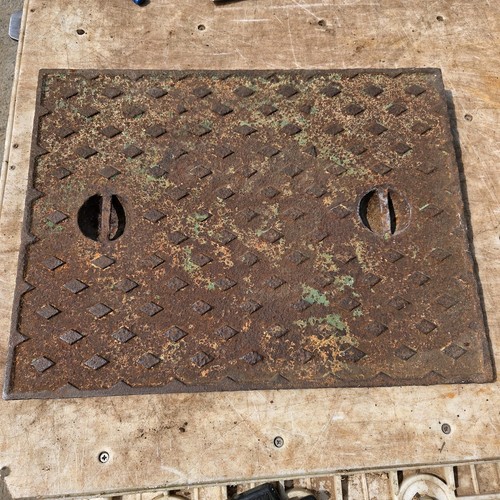 Cast iron manhole cover 655mm - iron,