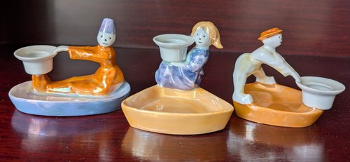 Three vintage ashtrays match - ashtrays,