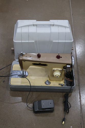 Vintage capri 213a portable - vintage,