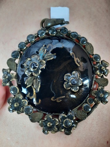 Vintage mourning pendant - vintage, –