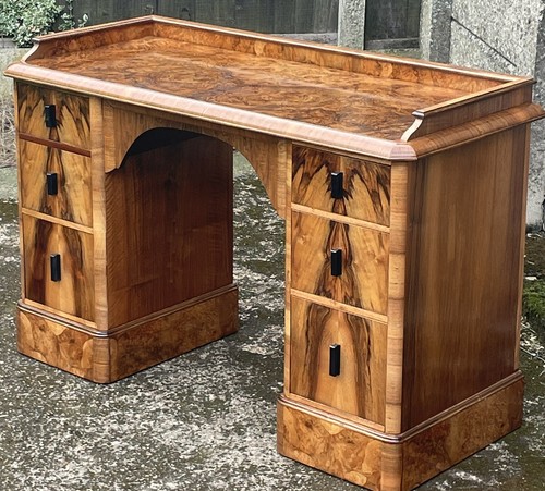 Superb small walnut - superb, deco