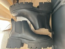 H&M Womens Black Leather Pull On Ankle Boots Chunky Heels Round Toe Size 38