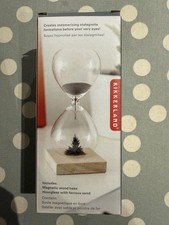 Magnetic Hourglass NEW Unused Kikkerland 1 Minute Timer Kitchen Display Ornament