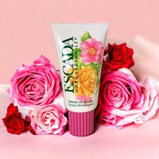 Escada Margaretha Ley Jardin