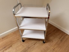 Cream/White Massage Table/bed