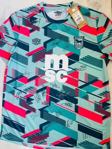 Signed ipswich town - ipswich, warm