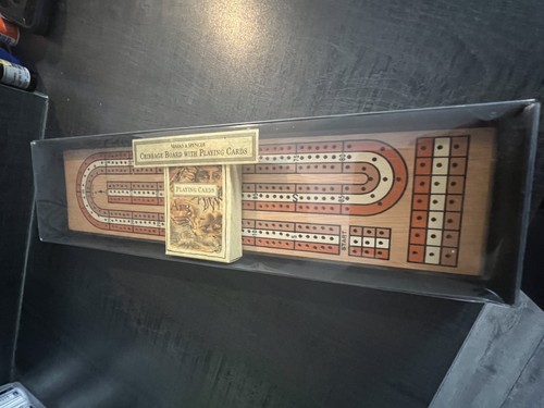 Vintage wooden cribbage board - cribbage,