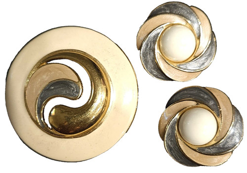 Vintage trifari brooch - trifari, brooch/pendant