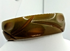 Vintage Genuine Bakelite Patterned Bangle