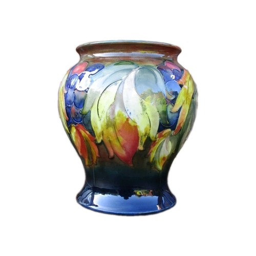 Moorcroft leaves and berry - leaves,
