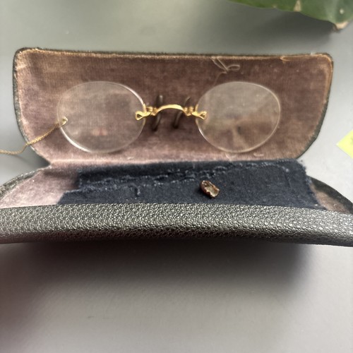 Antique pince nez - nez, spectacles