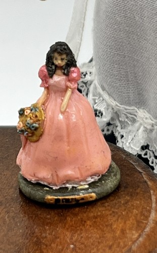 Dolls house artisan - artisan, ornamental