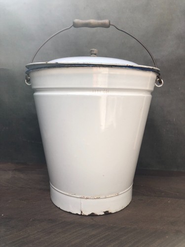 Vintage white blue - &,