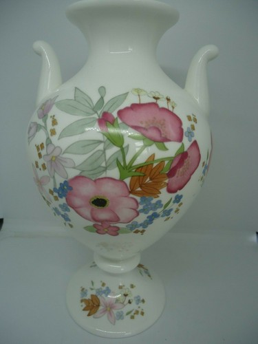 Wedgwood meadow sweet urn vase - sweet,