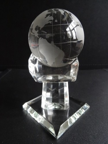 Clear glass paperweight - clear,
