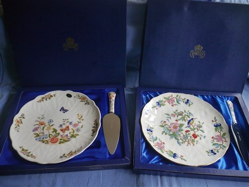 Two aynsley cake plates - plates, with