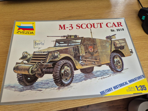 Zvezda scout car - m-3,