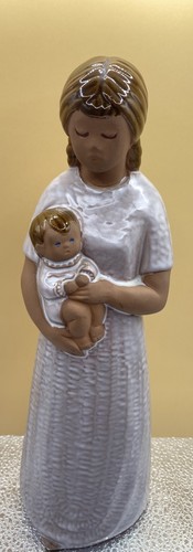 Figurine mum baby edit - &,