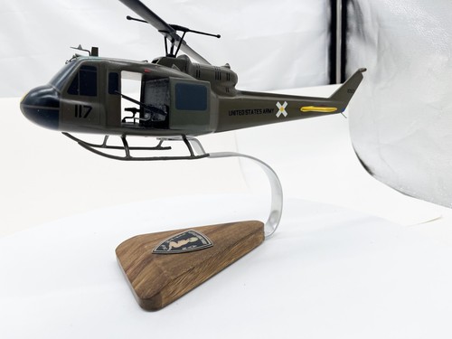 Huey 117th avn little - uh-1h,