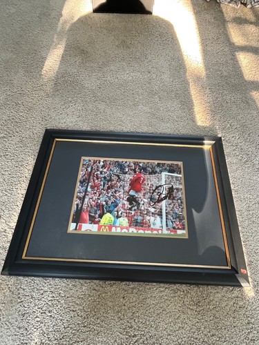 Eric cantona signed framed - eric,