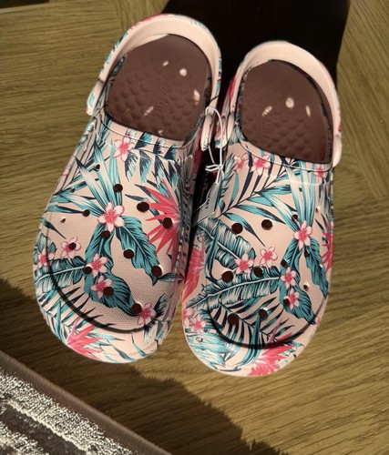 Bnwt skechers sliders tropical - bnwt,