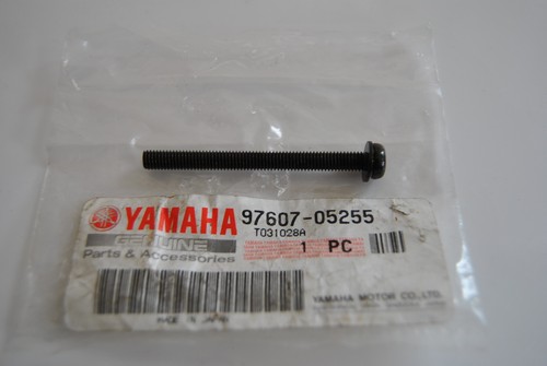 Right command screw - command, yamaha