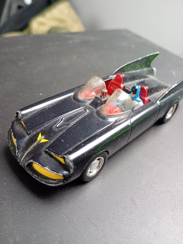 Corgi toys vintage batmobile - toys,
