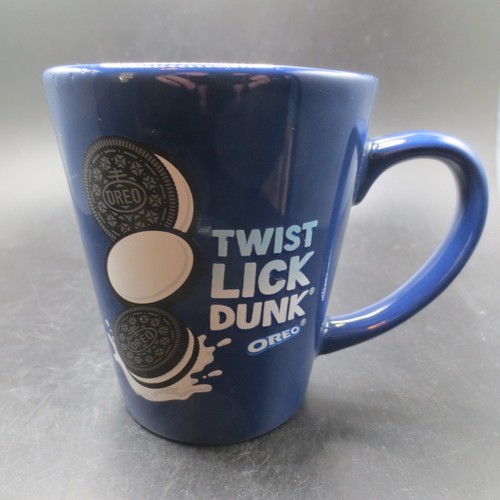 Oreo cookie twist lick - twist, dunk