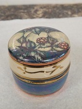 Vintage Alvin F Irving Creamware Lidded Box Cut Apple & Blackberry Pattern 2.75"