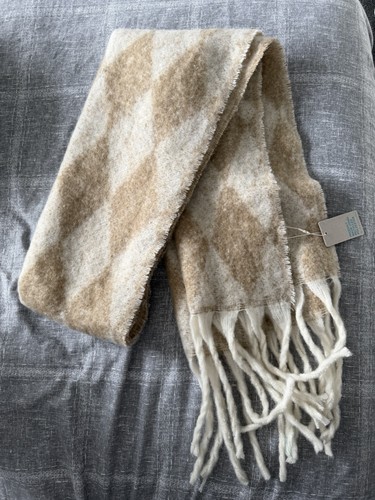 Primark beige diamond pattern - primark,