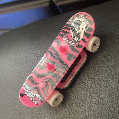 Hot wheels x1617 pink - &, black