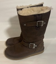 UGG Kensington buckle strap