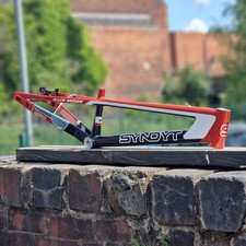 Syndyt SYB Race Frame Red