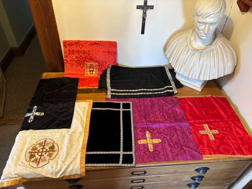 Lot chalice veils pulpit - of,