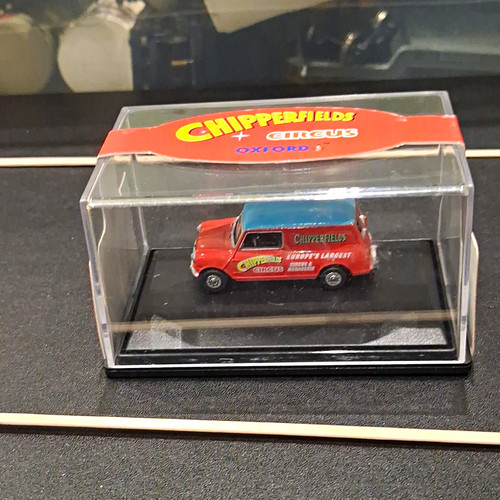 Oxford diecast austin mini van - diecast,