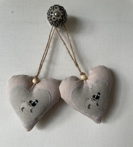 Pair heart door hangers - of, in