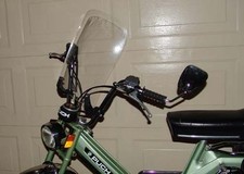 MOPED WINDSHIELD/WINDSCREEN