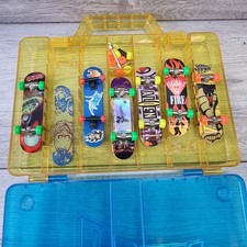 Tech Deck Blue Crystal Carry Case & 6 Finger Boards and Spare Wheels Alien Fire