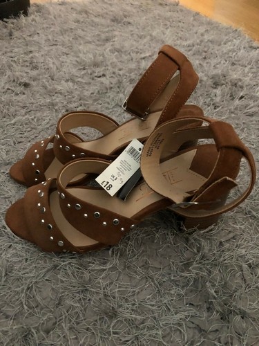 Ladies new brown stud - , sandals